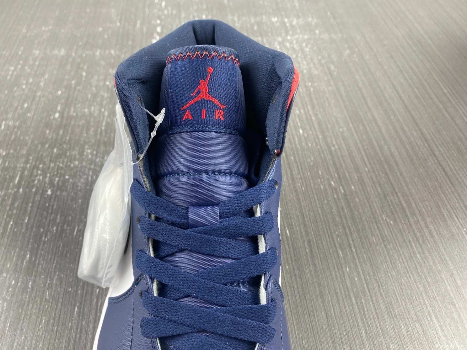 SE Jordan 852542-104 - USA 1 Mid 1105